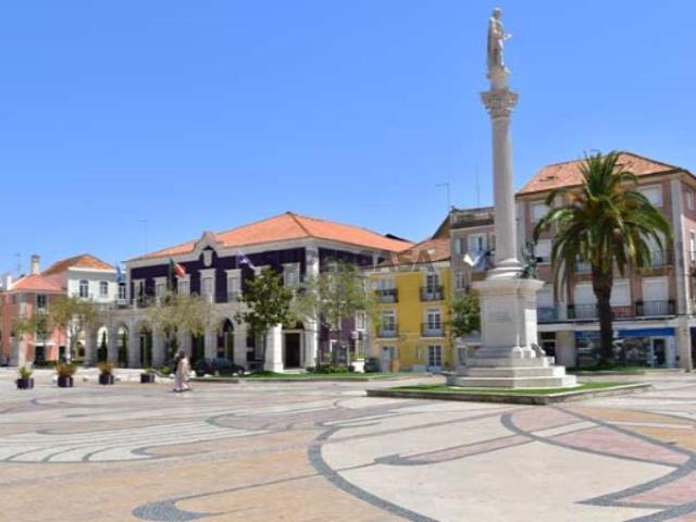 Apartamento Novo Mobilado Mesmo no Centro da Zona Histórica de Setúbal Perto zona Ribeirinha