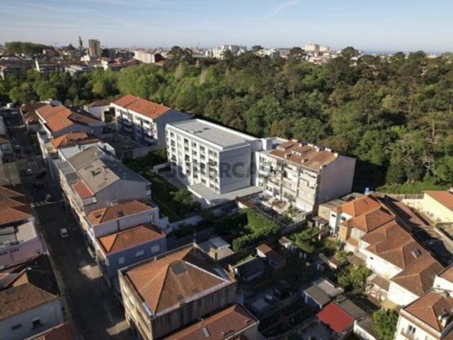 Apartamento T1 com varanda e garagem Covelo Porto