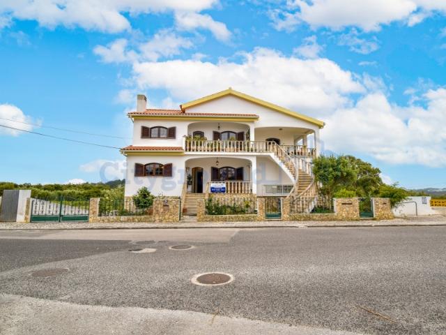 Apartamento T2+1 com garagem fechada na Foz do Arelho