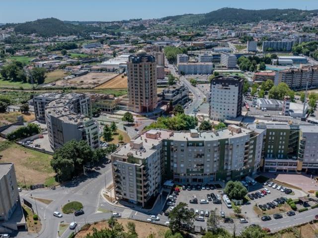 Apartamento T2+1 com garagem no centro da cidade