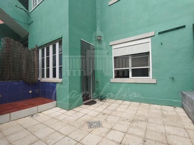 Apartamento T2+1 com logradouro, no centro de Lisboa!