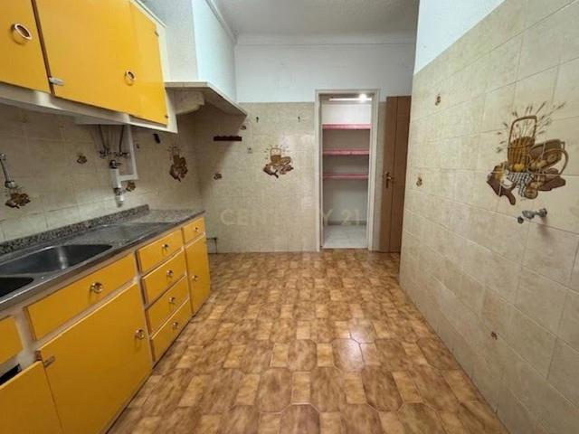 Apartamento T2+1 com Terraço e Anexo – Amadora Próximo da Estação de Comboio