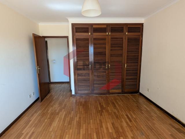 Apartamento T2+1 com Terraço e Lugar de Estacionamento em Aldoar – Porto