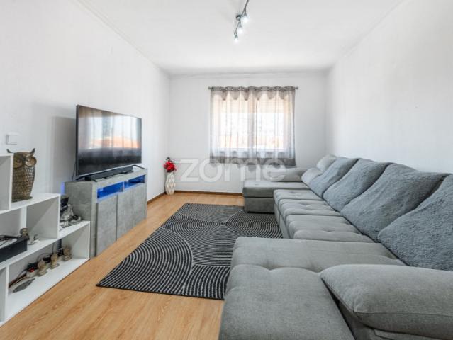 Apartamento T2+1 com varanda e garagem Forno, Rio Tinto