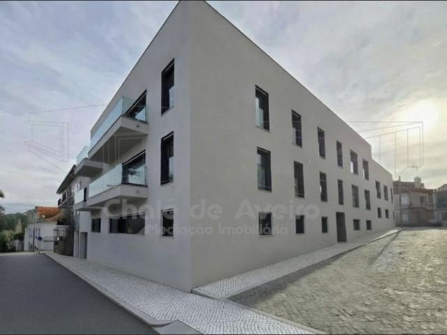 Apartamento T2+1 com varanda, e lugar de garagem Esgueira
