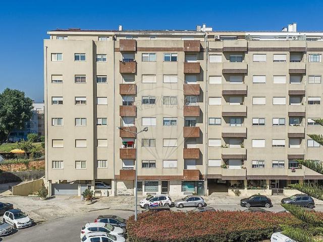 Apartamento T2+1 com varanda em São Mamede de Infesta