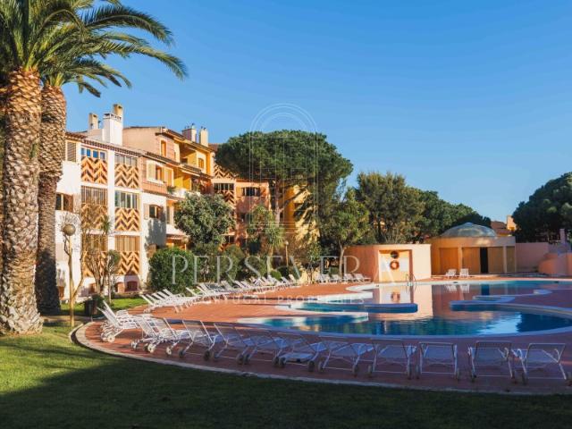 Apartamento T2+1 com vista de mar, na Quinta da Bicuda, Cascais