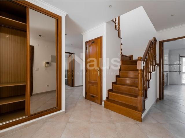 Apartamento T2+1 com 1 lugar de parqueamento