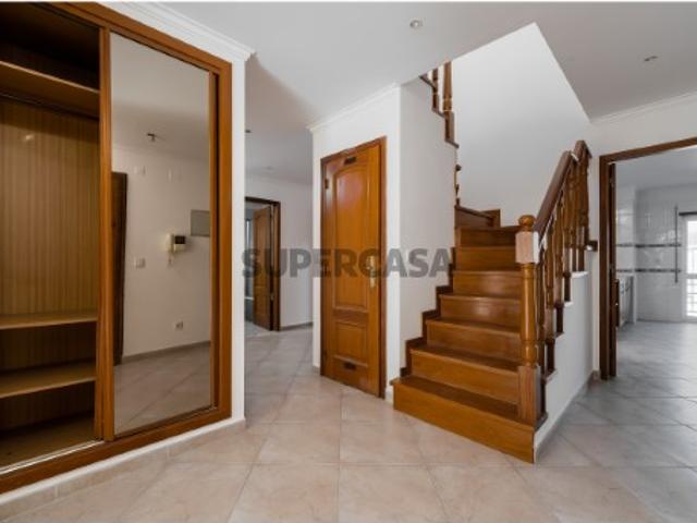 Apartamento T2+1 com 1 lugar de parqueamento imóvel arrendado