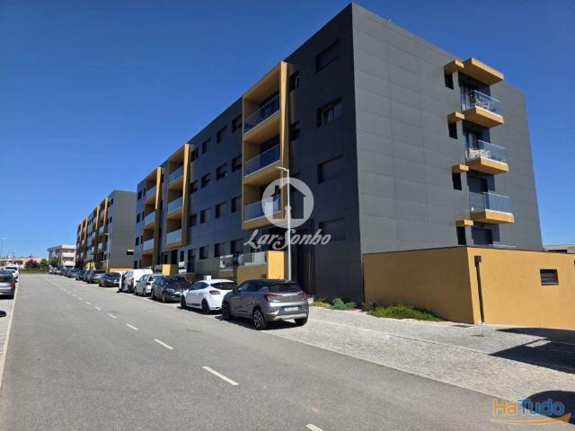 Apartamento T2+1 COMO NOVO com Garagem Fechada e Arrumos em Nine, V.N. Famalicão | 26084090669