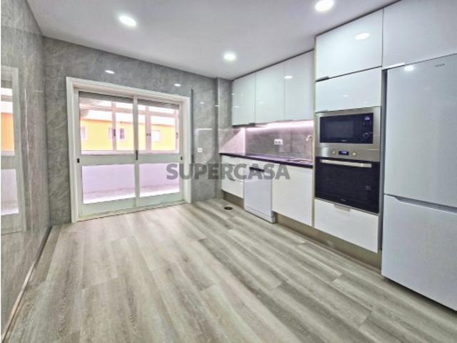 Apartamento T2+1 como NOVO
