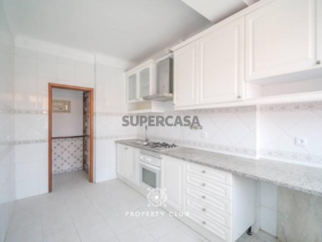 Apartamento T2+1 Duplex à Venda em Venda Nova