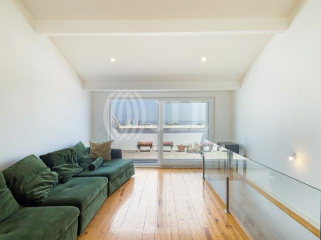 Apartamento T2+1 duplex, com vista cidade e rio, Lisboa
