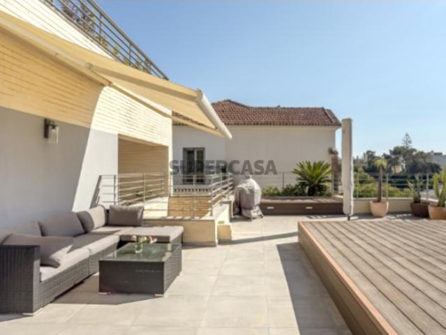 Apartamento T2+1 duplex com garagem, Estoril, Cascais