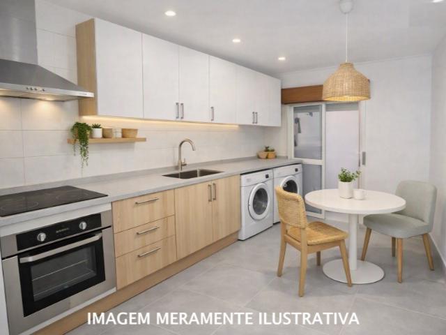 Apartamento T2+1 em Fitares | Lareira, Varanda