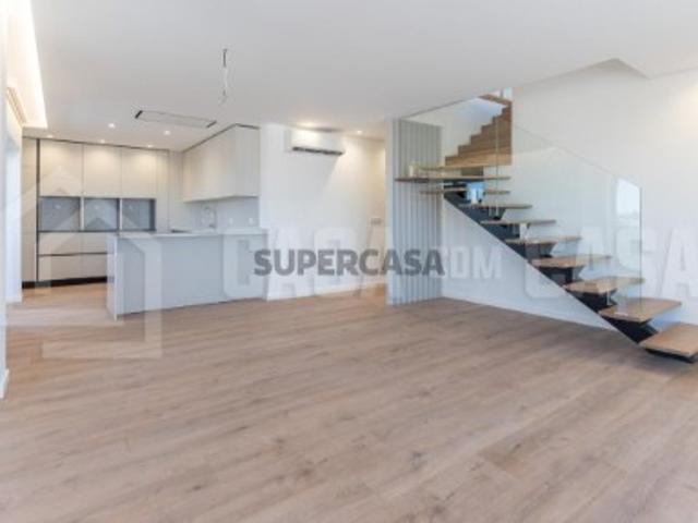 Apartamento T2+1 junto Palácio Gelo