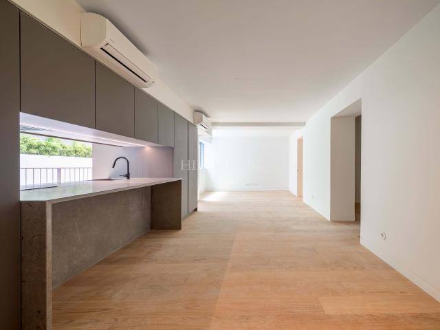 Apartamento T2+1 Luminoso e Luxuoso com Piscina no Rooftop e Vista para o Rio Tejo