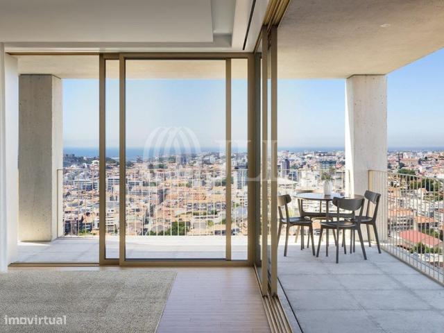 Apartamento T1+1 no Fernão Magalhães 127, Porto
