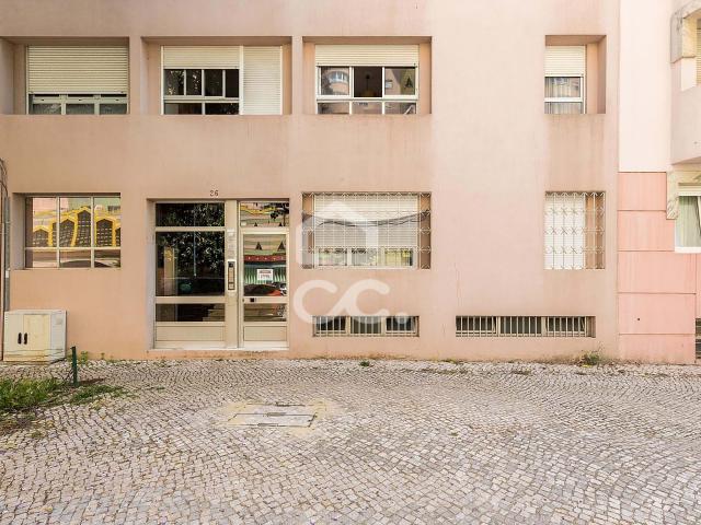 Apartamento T2+1 no Subsolo de um Prédio | Olaias, Lisboa, Lisboa, Olaias
