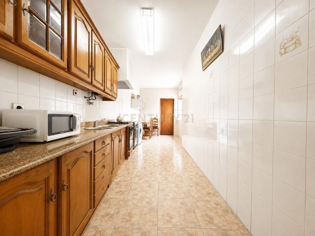 Apartamento T2+1 na Rua 31 de Janeiro a 100m da praia, Póvoa de Varzim