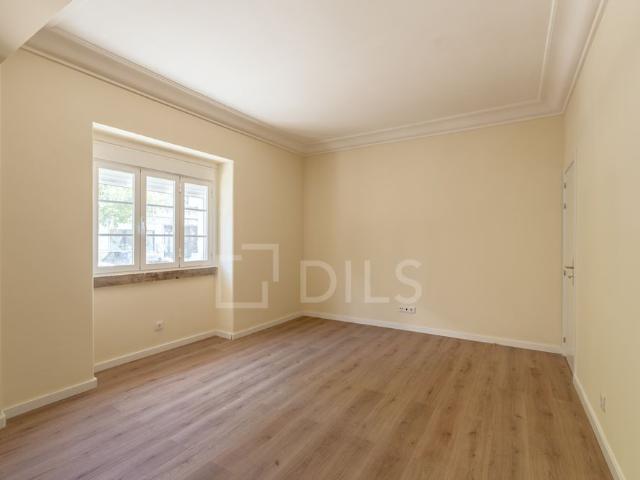 Apartamento T2+1 para arrendamento na Av. Madrid, Lisboa