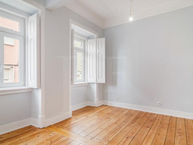Apartamento T2+1 Reabilitado junto à Alameda Lisboa