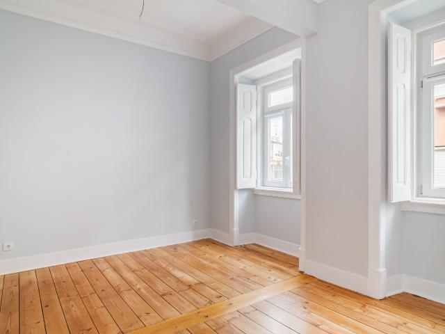 Apartamento T2+1 Reabilitado junto à Alameda Lisboa