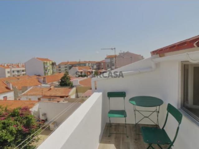 Apartamento T2+1 Remodelado | Baixa da Banheira