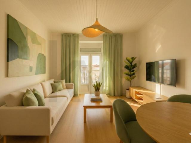 Apartamento T2+1 renovado, com Closet e Vista Desafogada São Vicente, Lisboa