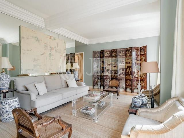 Apartamento T2+1 renovado na Rua de Buenos Aires em Lisboa 0m² Estrela
