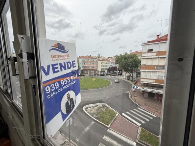 Apartamento T2+1 Totalmente Remodelado na Damaia Pronto a Habitar!