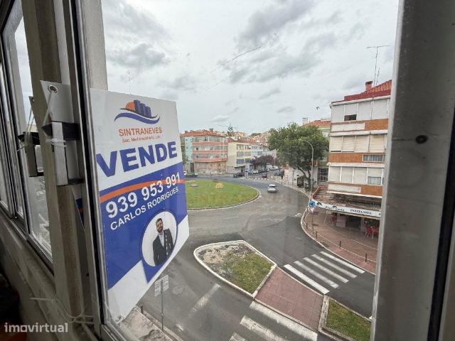 Apartamento T2+1 Totalmente Remodelado na Damaia Pronto a Habitar!