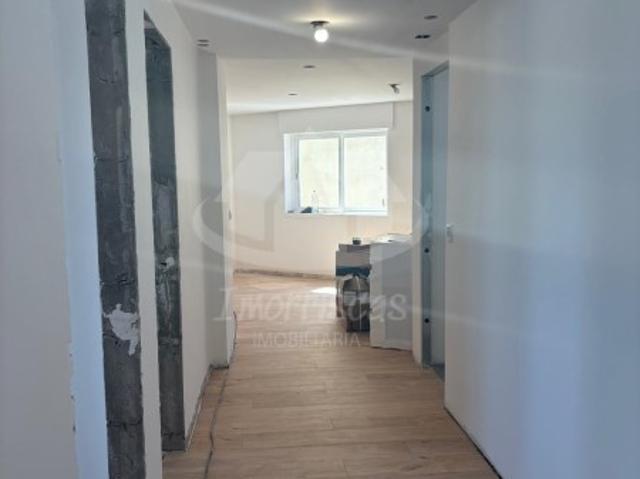 Apartamento T2+1 totalmente remodelado, no Forte da Casa