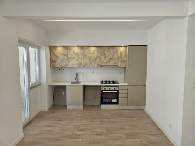 Apartamento T2+1 totalmente renovado na Amadora