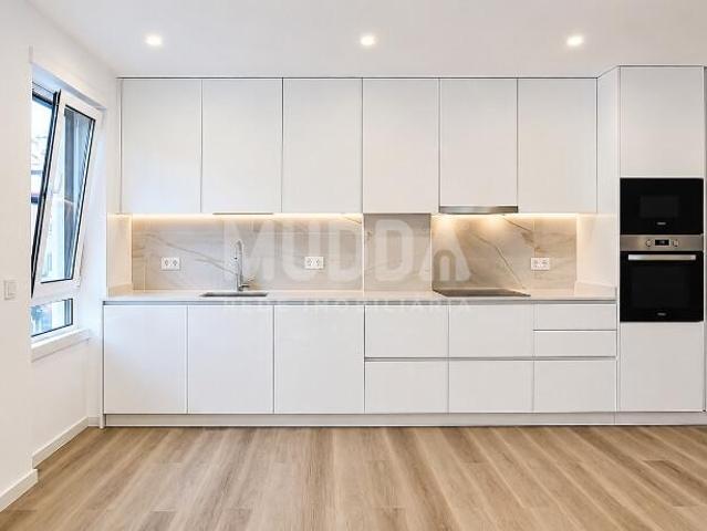 Apartamento T2+1 totalmente renovado na pitoresca vila da Nazaré