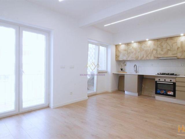 Apartamento T2+1 Venda em Venteira,Amadora | 26064083673