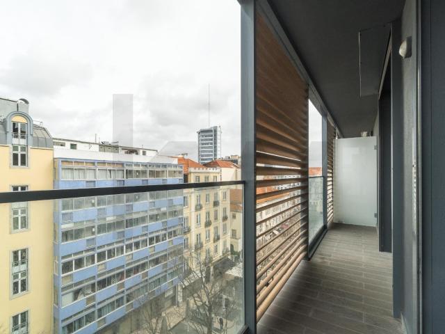 Apartamento T2, 6º andar, varanda na sala, varanda na Suite, 1 lugar de garagem