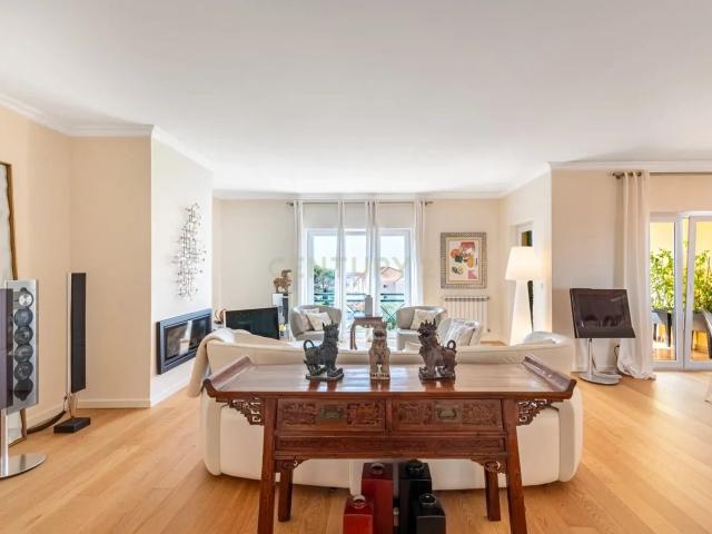 Apartamento T2 118 m2 com varanda e parqueamento Quinta da Beloura