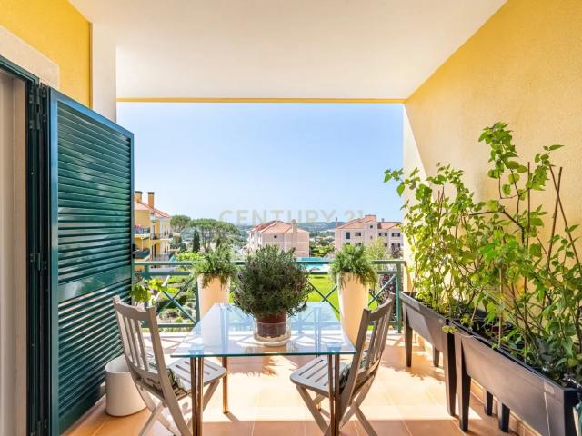 Apartamento T2 118 m2 com varanda e parqueamento Quinta da Beloura