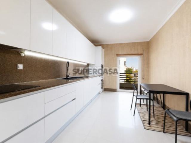 Apartamento T2 | 131 m² | Garagem | Setúbal