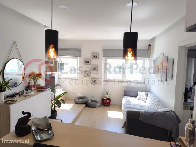 Apartamento T2 +1, Almada