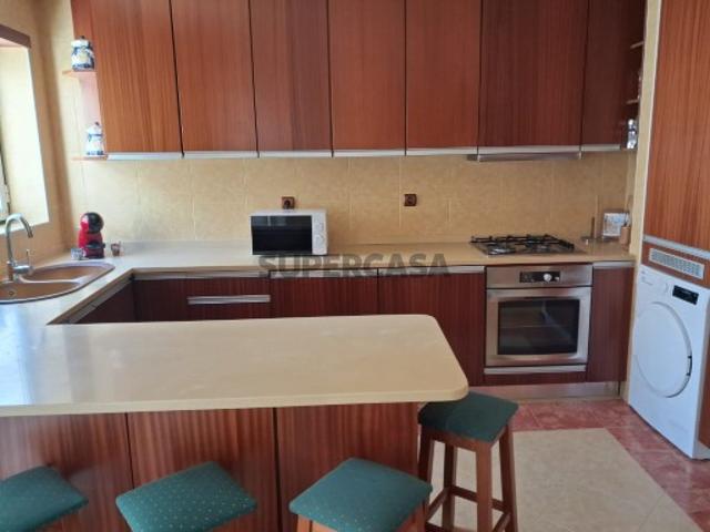 Apartamento T2 1º. andar c/ inclusão de garagem box para 1 viatura