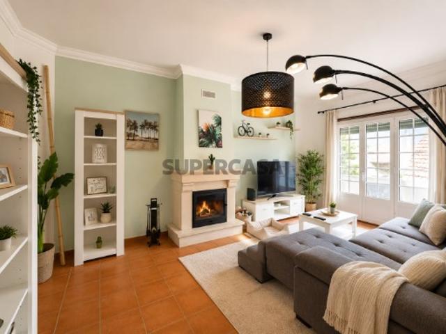 Apartamento T2 | 1.º Andar | Centro da Cidade de Almeirim
