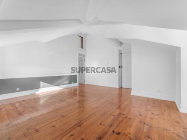 Apartamento T2 + 1 com vista, Estrela, Lisboa