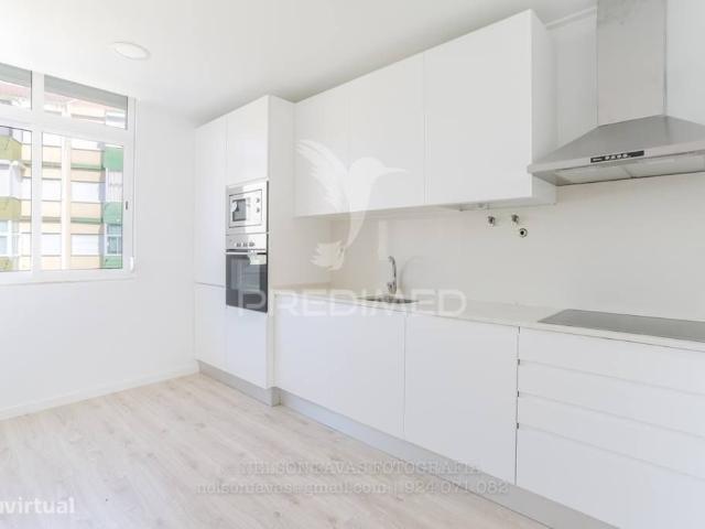 Apartamento T2 + 1 Duplex _ Centro Barreiro