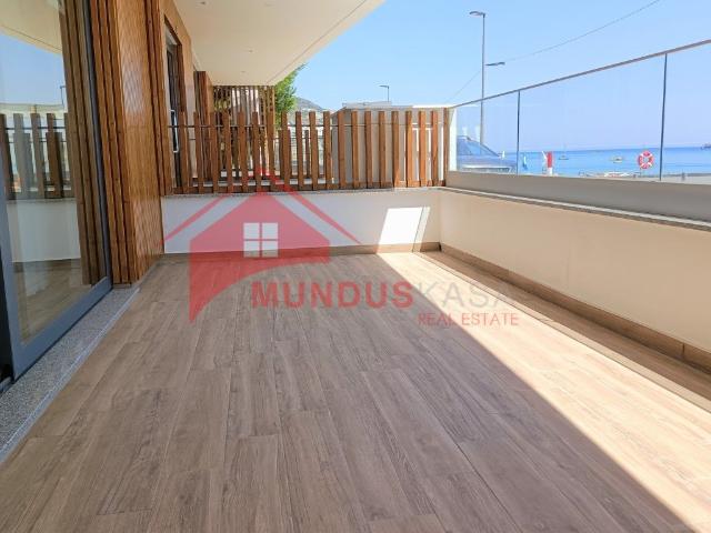Apartamento T2, 1º linha, parqueamento, vista mar Sesimbra 98m² Sesimbra Santiago
