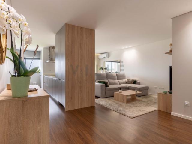 Apartamento T2 2ºpiso, arrumos e Lugar de garagem