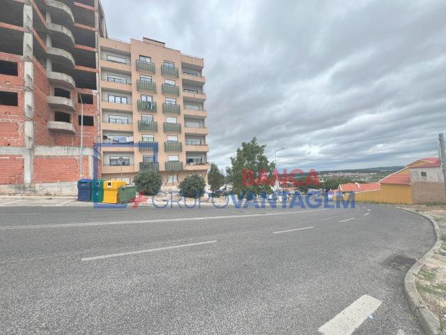 Apartamento T2, 3º andar Quinta do Brandão, Paredes Alenquer