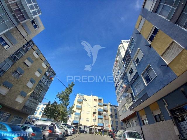 Apartamento T2 3 Ass. VARANDA REMODELADO AMORA