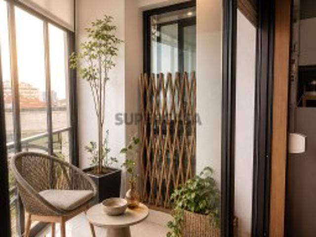 Apartamento T2 + T0 junto a R. Oliveira Monteiro Porto